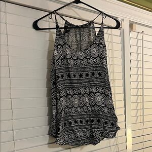 I.N. San Francisco Black and White Geometric Tank Top